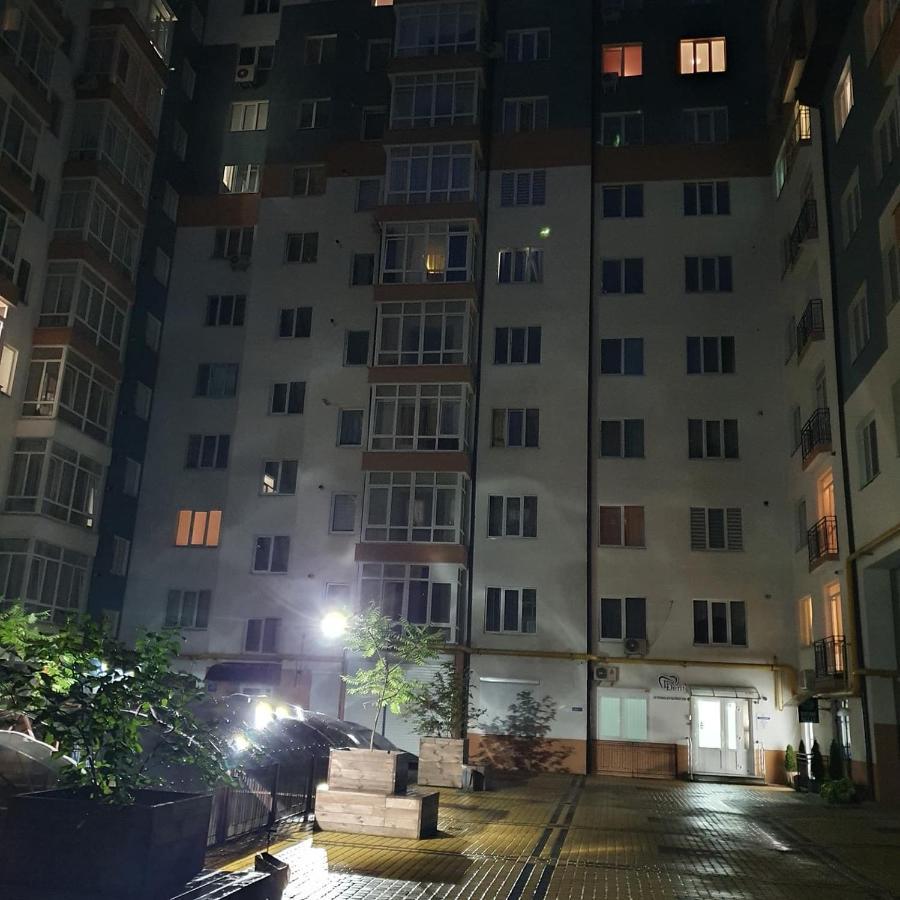 True In The City Center Ivano-Frankivsk Luaran gambar